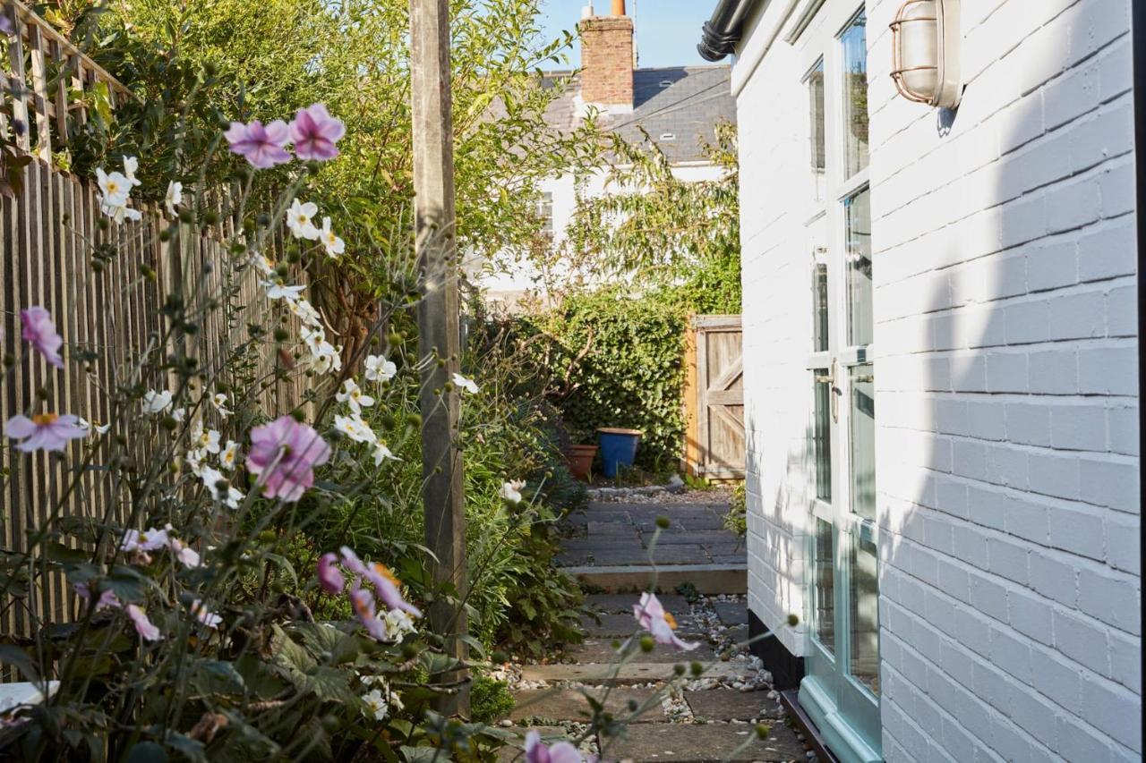 A Cool Coastal Retreat On Kingsdown Beach - The White House Villa Deal Exterior foto